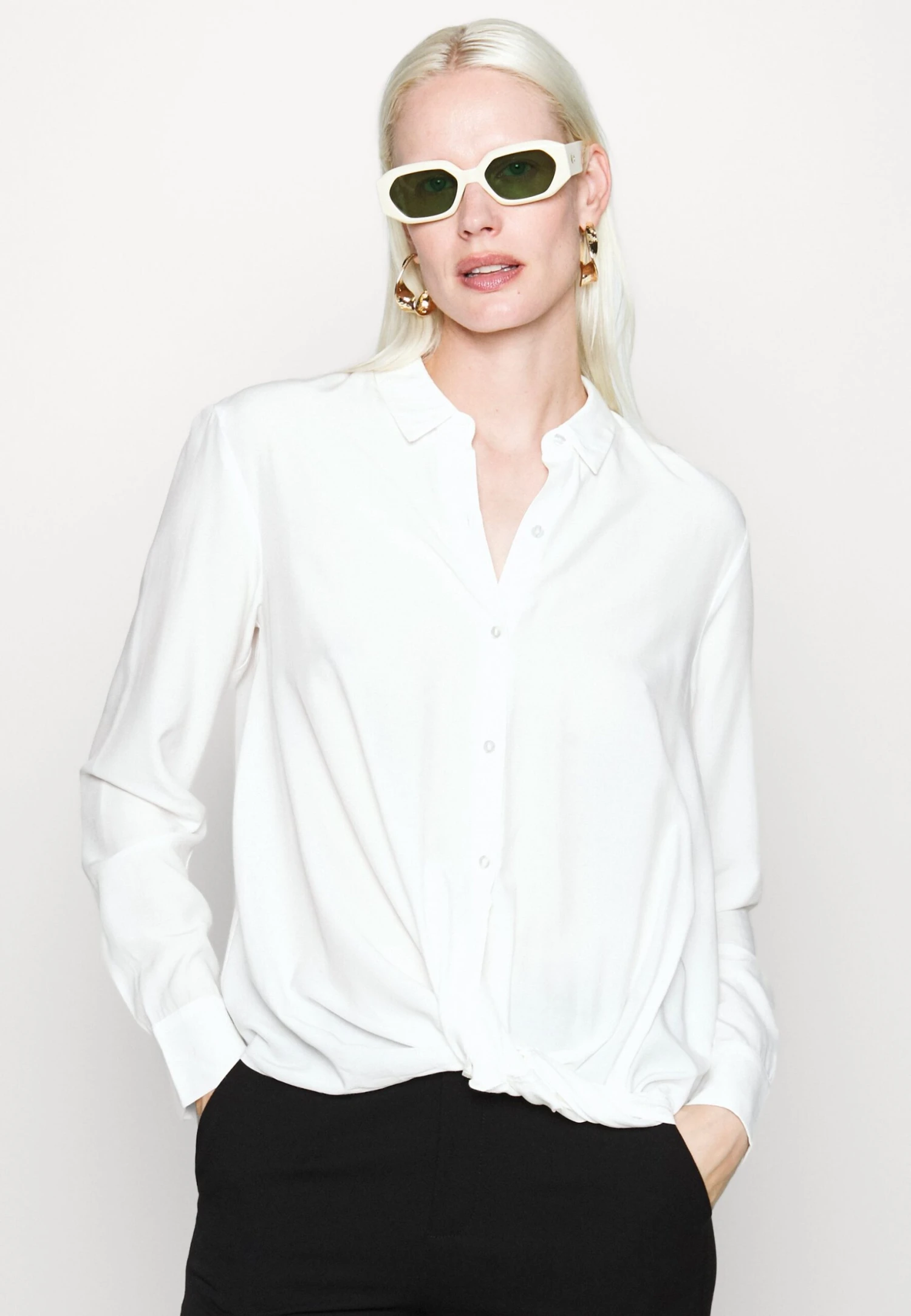 Blouse -White 4 Blouse -White - Afbeelding 4