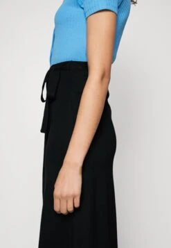 Anna Field Basic Wrap Over Midi Skirt- A-Lijn Rok - Black 13 Anna Field Basic Wrap Over Midi Skirt- A-Lijn Rok - Black -Anna Field 803d7cd6783d444c9f967014797606fc