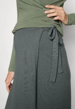 Maternity Basic Midi Skirt- Kokerrok - Light Green 9 Maternity Basic Midi Skirt- Kokerrok - Light Green -Anna Field 966ca3a490b643babb058a6ad02875e0