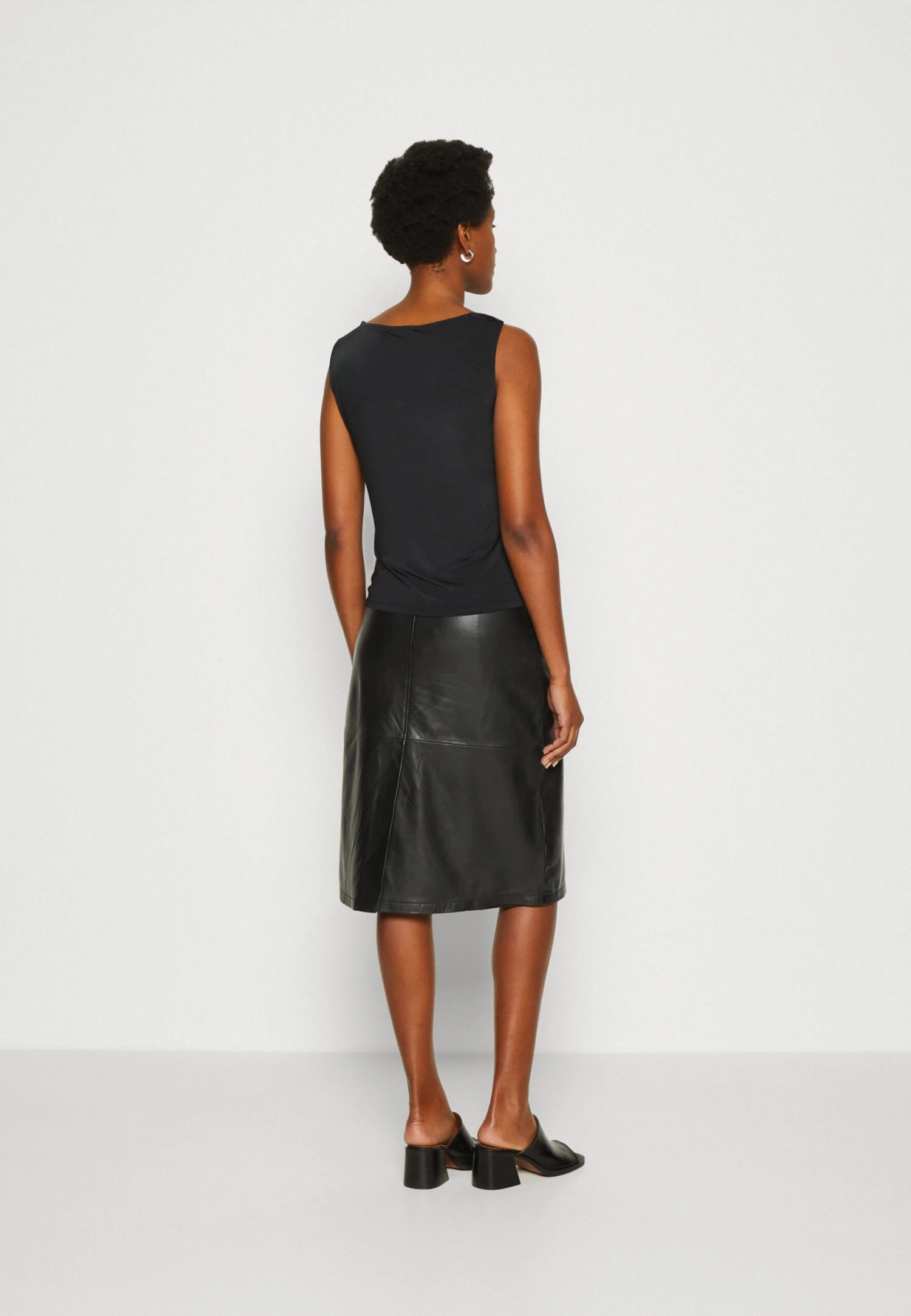 Anna Field Top - Black 3 Anna Field Top - Black - Afbeelding 3