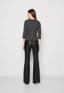 Anna Field Longsleeve - Black White 8 Anna Field Longsleeve - Black White -Anna Field b4a4210339ae4ed9963c2626160335b9