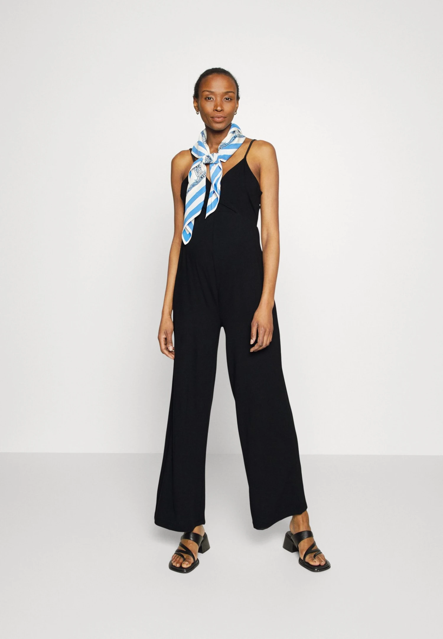 Strappy Drappy Cintered- Jumpsuit - Black 2 Strappy Drappy Cintered- Jumpsuit - Black - Afbeelding 2