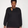 Cut Out Neck Fit - Sweater -Black