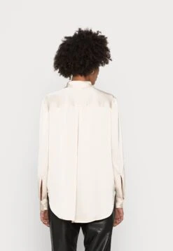 Anna Field Overhemdblouse - Nude 7 Anna Field Overhemdblouse - Nude -Anna Field d440f1564b214990b8800f83f8491c11