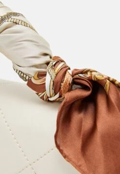 Anna Field Handtas -Off-White -Anna Field e8bfb77c179b47aa98fa630ed96d3e66