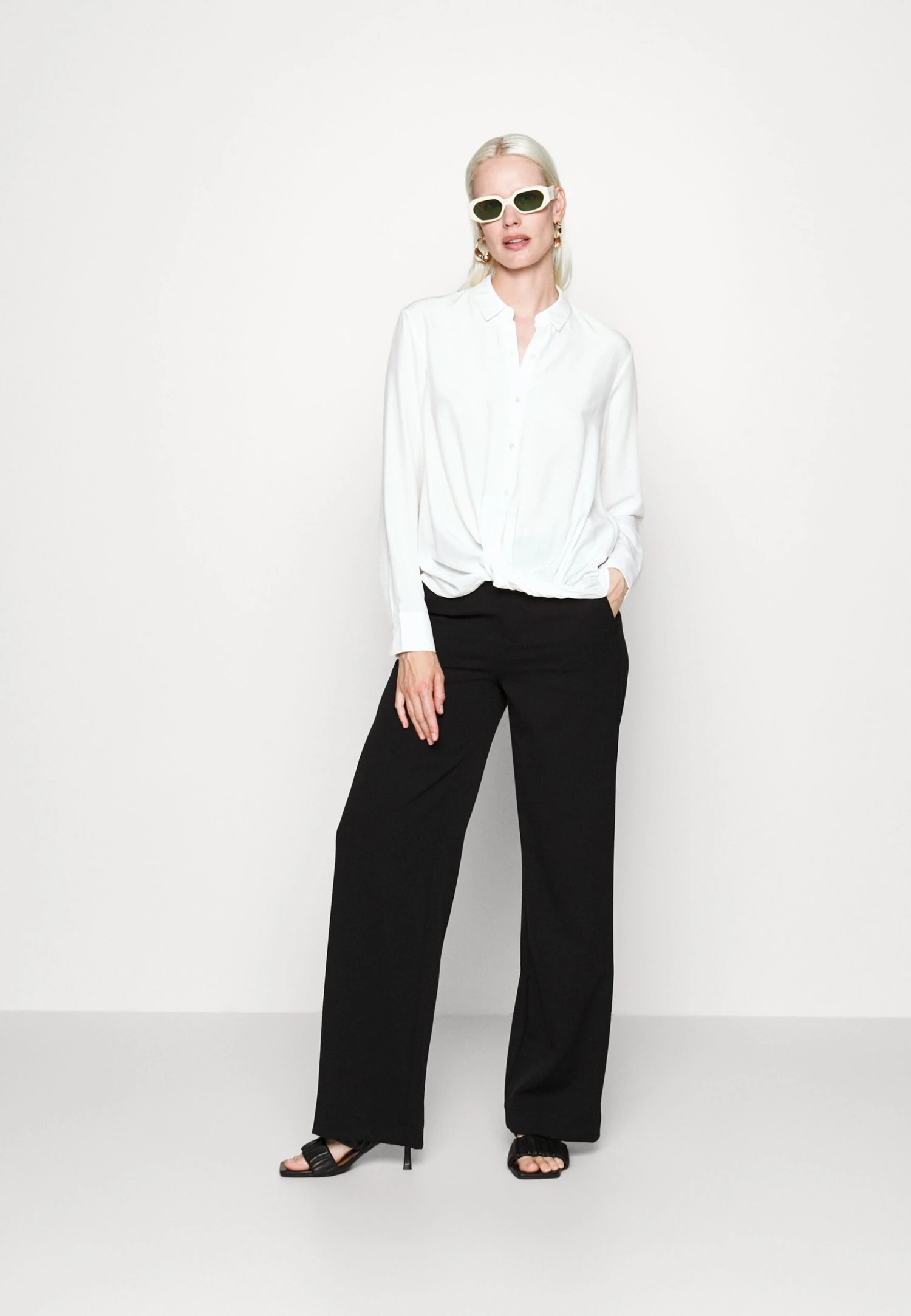 Blouse -White 2 Blouse -White - Afbeelding 2